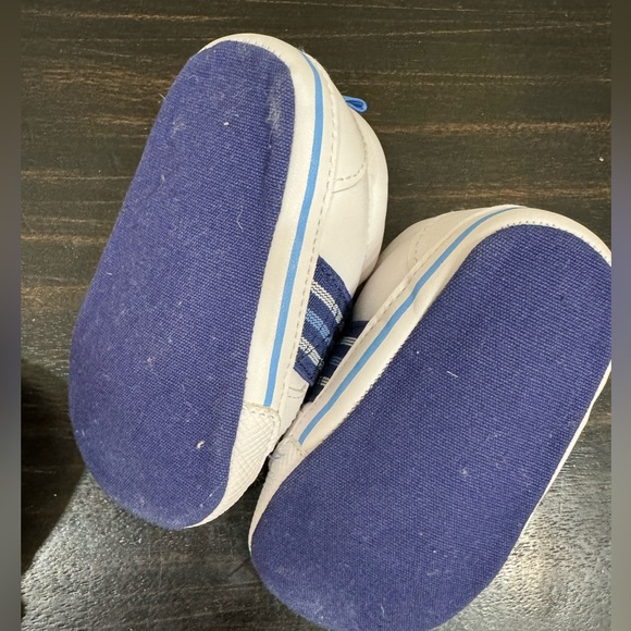 Baby boy’s set of two pairs of shoes 6-12 M - Picture 7 of 10